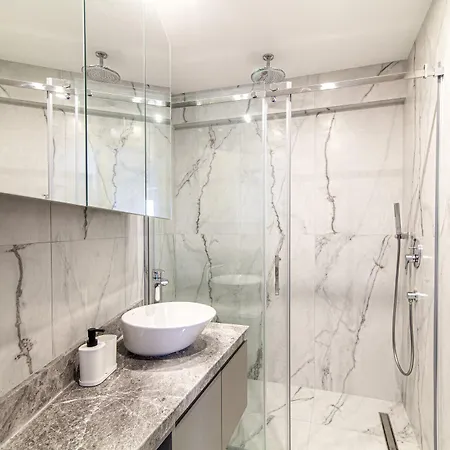 Flat With Panoramic Bosphorus View In Cihangir דירה *