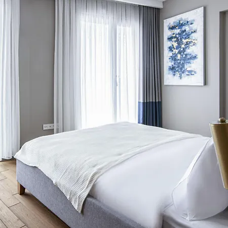 Flat With Panoramic Bosphorus View In Cihangir * Istanboel