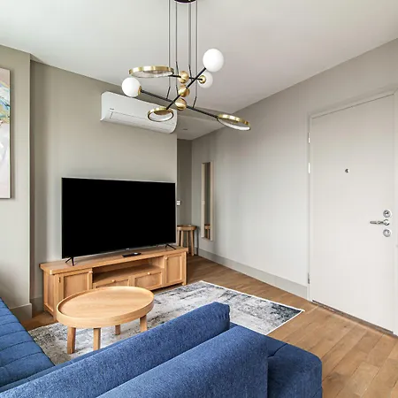 Flat With Panoramic Bosphorus View In Cihangir *