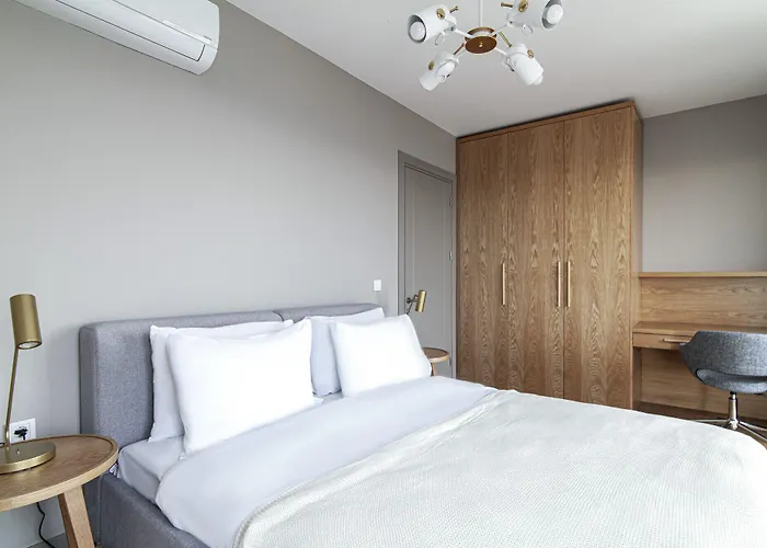 Flat With Panoramic Bosphorus View In Cihangir Istanboel